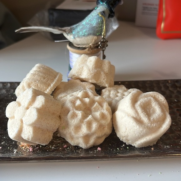 Handcrafted Bath Bombs Pineapple Upside Down Cake - Picture 4 of 6